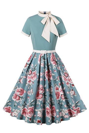 Vestidos de la década de 1950 con estampado floral azul y mangas cortas